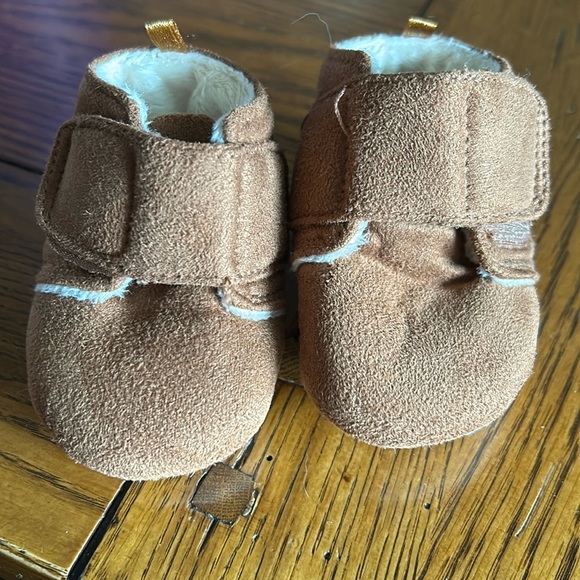 Baby Shoes - Picture 1 of 6